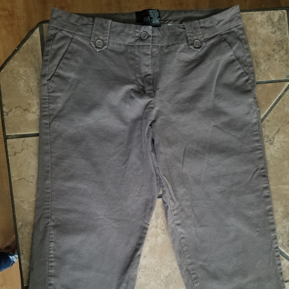 The Limited Dark brown Capris size 8 pants c